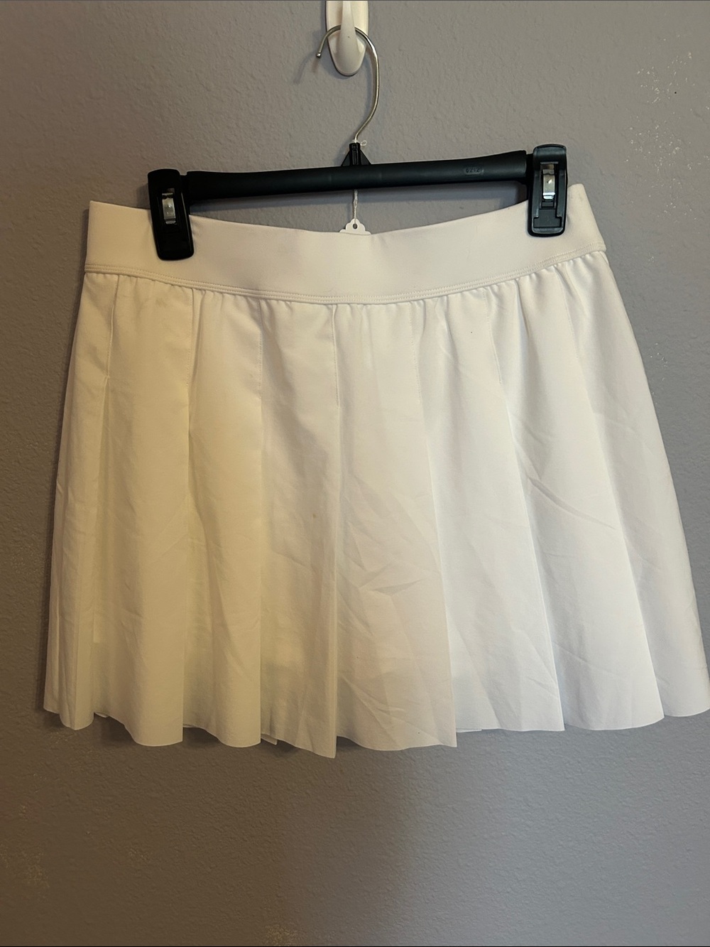 Fabletics Women White Pleated Mini Skirt Built in Shorts Size Large